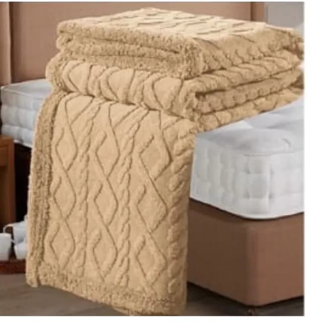 Frazada Polar Con Chiporro 2 Plazas Trenzada Beige