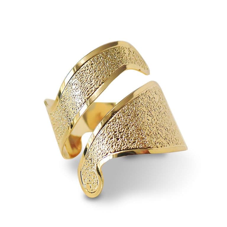 Anillo Satinado Calado Enchapado Oro 18K Dorado TALLA UNICA