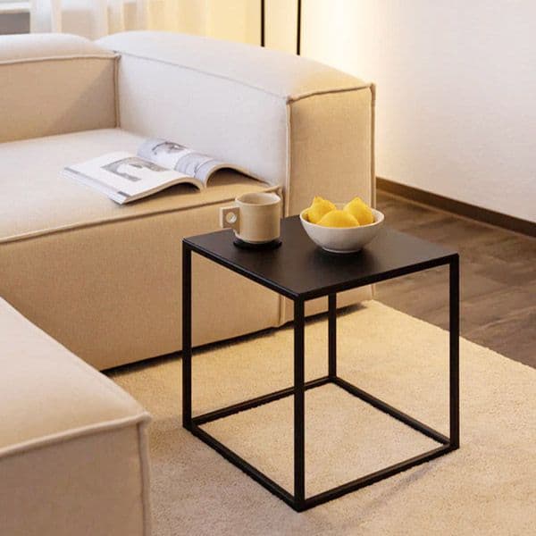 Mesa Lateral Metalica Negra Gager 51x51x55 Hecho a Mano