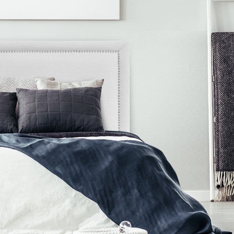 Respaldo de Cama Flat Frame Tachas Lino Crema - Super King