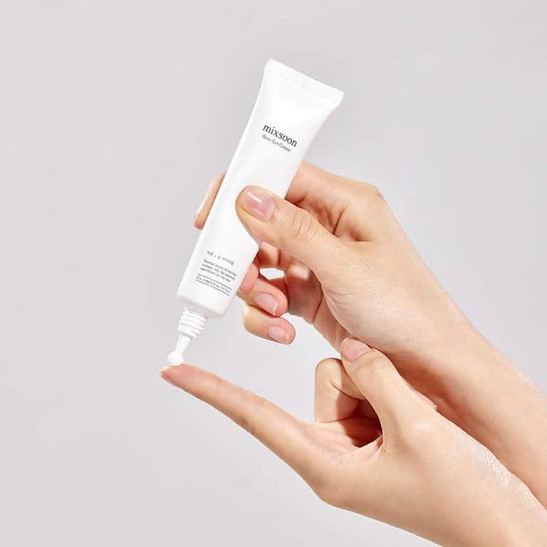 Contorno de ojos refrescante y antiedad con soya fermentada Blanco