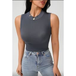 Polera Corta Mujer Top Sin Manga Full Elasticada Cuello Alto 9009 Gris Oscuro L/XL