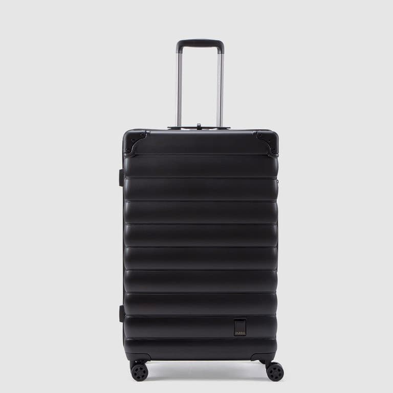 Maleta Travel Black L Essentials (23 kg) Negro TALLA UNICA