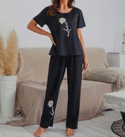 Conjunto Negro con Estampado de Margarita Estilo Casual y Comodo Negro M