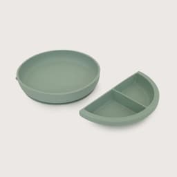 Plato redondo con base antideslizante y dividor verde