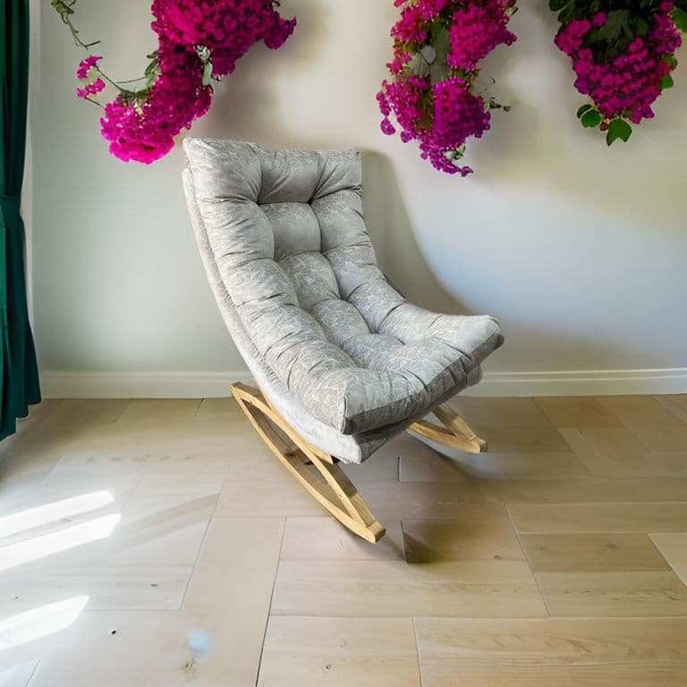 SILLA MECEDORA COQUETTE BEIGE FELPA