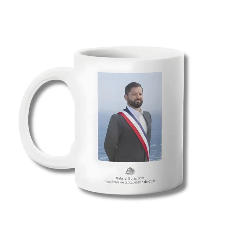 Tazon Presidente de Chile Gabriel Boric Taza Sublimada 325ml