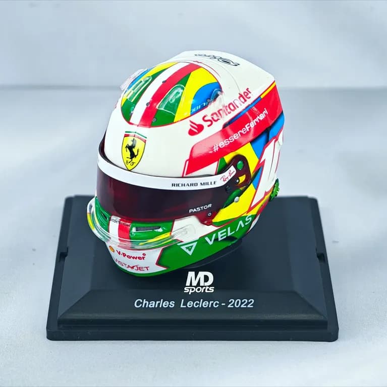 Casco Formula 1 Charles Leclerc Ferrari GP Brasil 2022 1:5