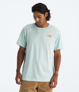 Polera Mountain Stamps Regular Hombre Celeste XL