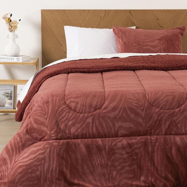 Plumon Coral Embossed Rojo 1,5 PLAZAS