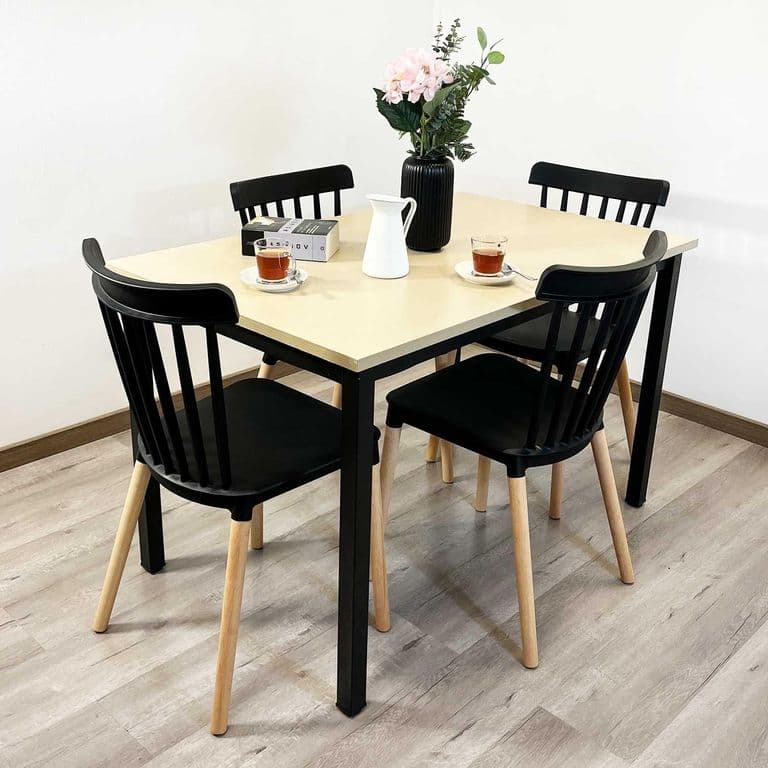 Juego Comedor New York 4 Sillas Negro Windso