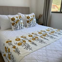 Set De Pieceras Bordadas + Fundas Mostaza