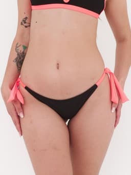 Bottom de Bikini Daikiri Mujer Calzon Amarras Negro Filtro UV50+ L