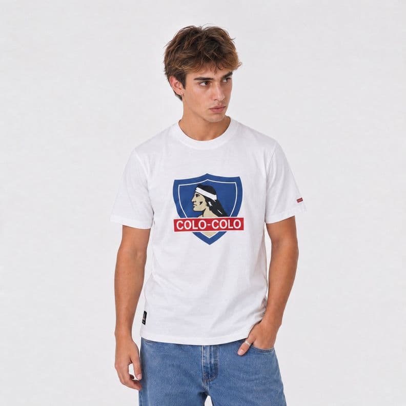 Polera Colo-Colo Urbano Classic Blanco Escudo Full Color M