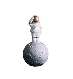 Astronauta sobre luna Blanco