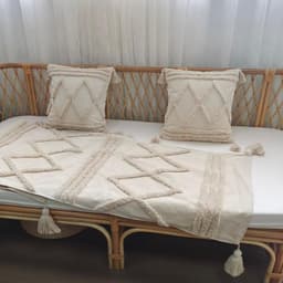 Set piecera de beige con dos Fundas de cojines