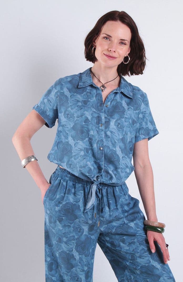 Blusa Lyocell Estampado Manga Corta Con Nudo En Ruedo Azul L