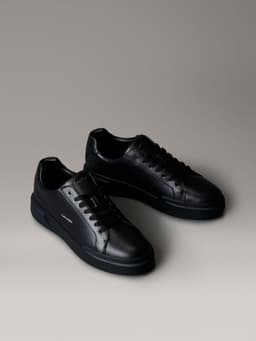Zapatilla y Logo Distintivo Negro Calvin Klein Hombre 43
