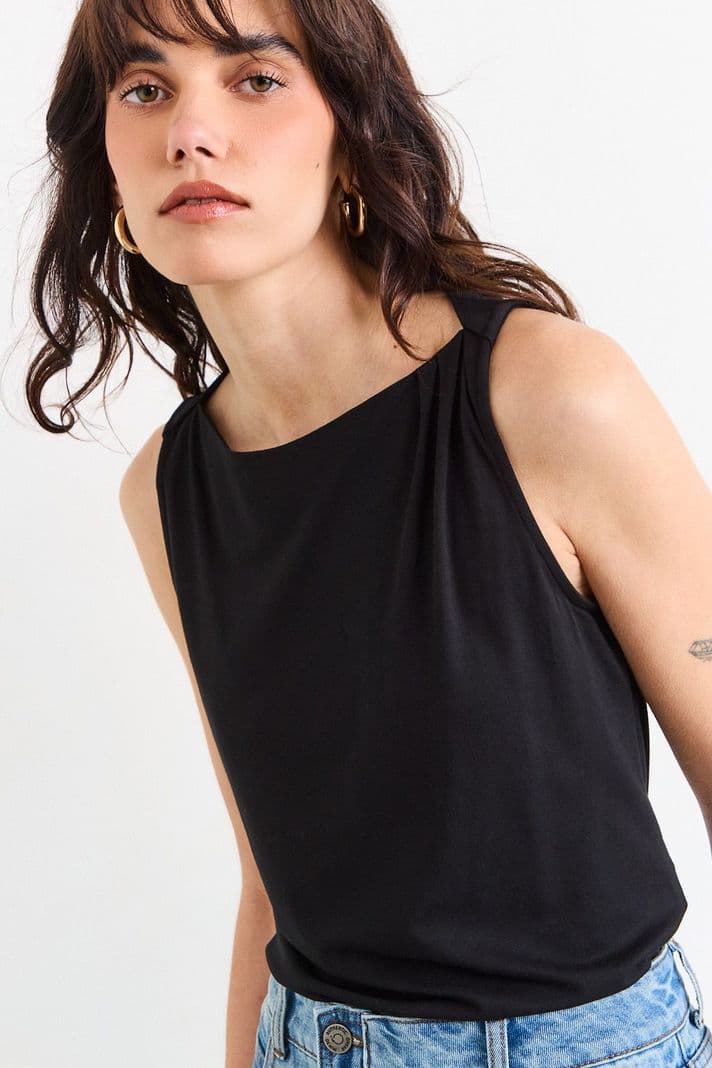 Polera Sin Mangas Negro iO 14220226063102 L