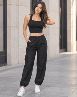 Conjunto Mujer Top Ajustado y Pantalon Cargo con Cordon Negro L