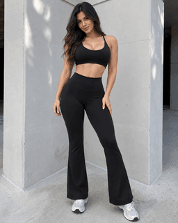 Conjunto Fitness Mujer Peto Top y Calza Flare Cintura Alta Negro L