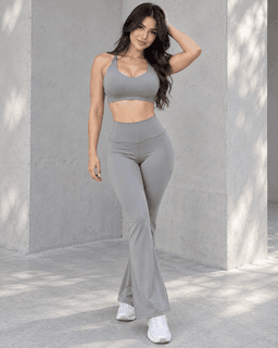 Conjunto Fitness Mujer Peto Top y Calza Flare Cintura Alta Gris L