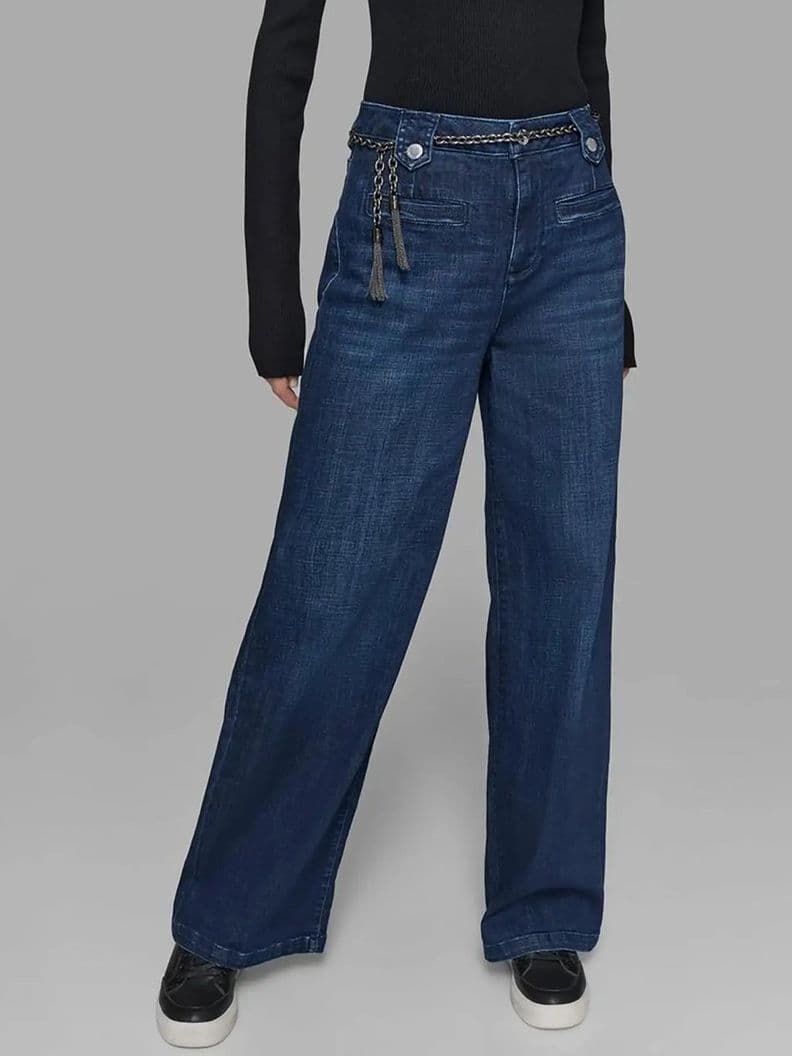 Jeans rectos acampanados con cinturon de cadena Azul 10