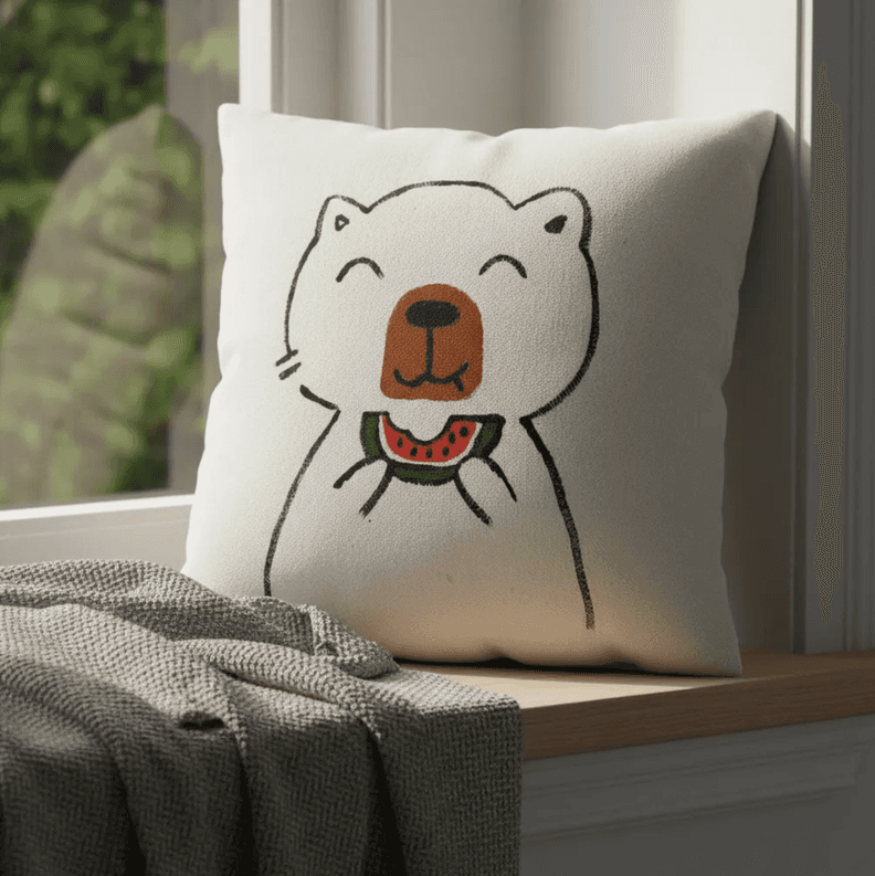 Cojin capibara pintado a mano en lona impermeable y con relleno antialergico 26 cm