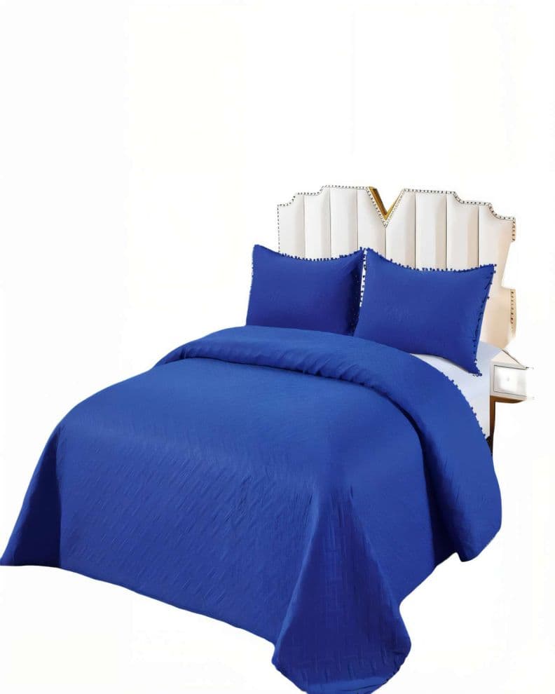CUBRECAMA DE VERANO UNICOLOR CON POMPON PYM COLOR AZUL OSCURO