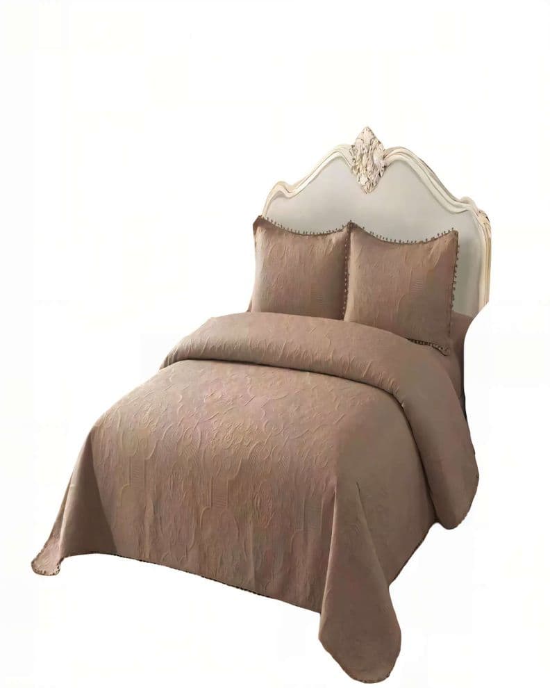 CUBRECAMA QUILT DE VERANO 1,5 PLAZAS CON POMPON COLOR MARRON Cafe