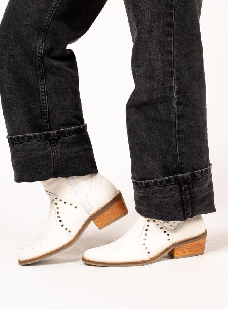 Botin Becky Blanco Plata Exotica 35