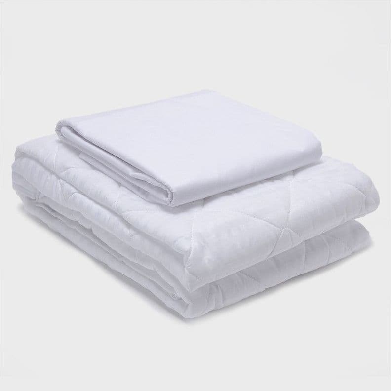COMBO SABANA BLANCA + CUBRECOLCHON 1,5 PLAZAS Blanco
